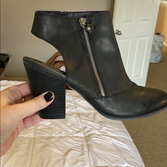 Shoemint Black Leather Cutout Bootie - Picture 4 of 4